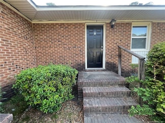 4956 Fieldcrest Dr, Fayetteville, NC 28303