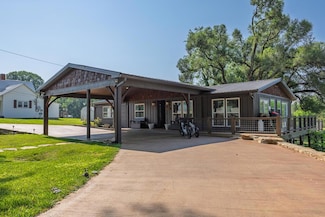 410 Lyle St, Franklin, NC 28734