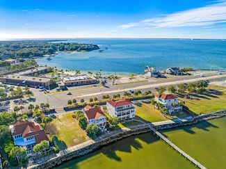 28 Bay Bridge Dr, Gulf Breeze, FL 32561