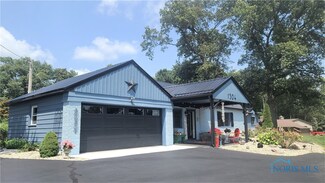 1304 Sand Ridge Rd, Bowling Green, OH 43402