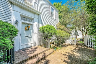 159 Brixton Rd, Garden City, NY 11530
