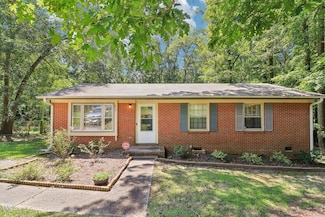832 Clearwater Dr, Sanford, NC 27330