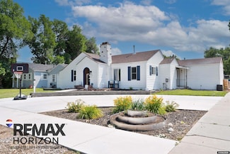 639 S 5th St, Douglas, WY 82633