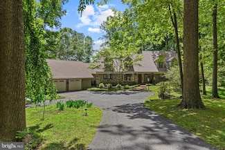 3 Hickory Ln, Chadds Ford, PA 19317