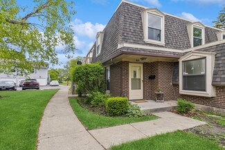 820 Pahl Rd Unit U11, Elk Grove Village, IL 60007