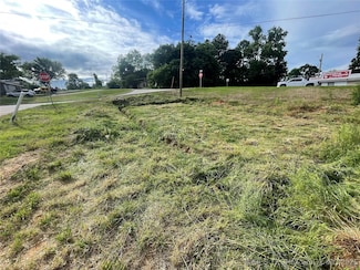 902 NE 4th Ave, Durant, OK 74701