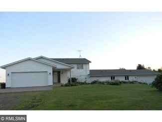 6671 460th St, Harris, MN 55032