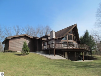 1735 17 Mile Rd, Marion, MI 49665