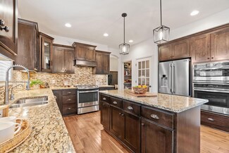 19325 Huntington Ave, Lakeville, MN 55044