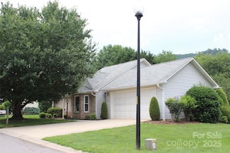 4 Gatehouse Ct, Asheville, NC 28803