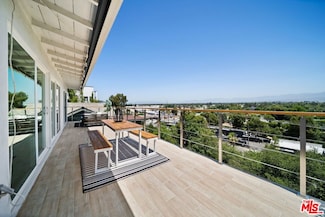 11689 Picturesque Dr, Studio City, CA 91604