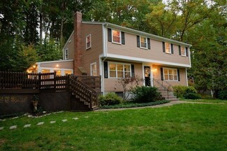 136 South St, Medfield, MA 02052