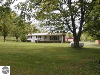 1782 W Sharon Rd SE, Fife Lake, MI 49633