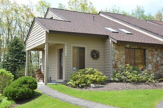 1585 Snowfield Dr, Hidden Valley, PA 15502