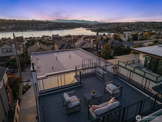 2214 Broadway E Unit B, Seattle, WA 98102