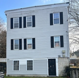 31 Wellington St Unit 1, Medway, MA 02053