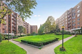 1300 Midland Ave Unit B42, Yonkers, NY 10704