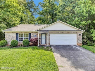 612 Liverpool Ln, Knoxville, TN 37920