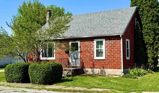 707 S Division St, Flora, IN 46929