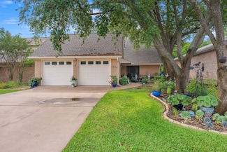 2806 Broadmoor Dr, Bryan, TX 77802