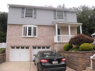 1925 Strawbridge Dr, South Park, PA 15129