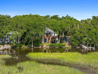 8541 Oyster Factory Rd, Edisto Island, SC 29438