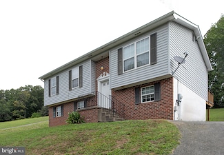 38460 Arlington Dr, Mechanicsville, MD 20659
