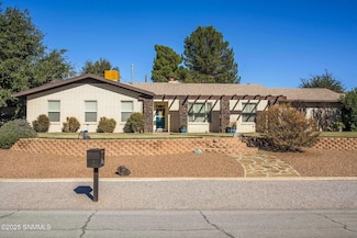 3014 Broadmoor Dr, Las Cruces, NM 88001