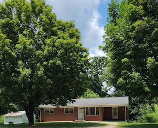 82 Twilight Ln, Glade Hill, VA 24092