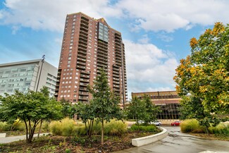 300 Walnut St Unit 1907, Des Moines, IA 50309