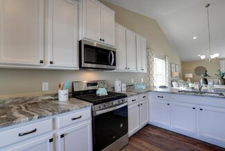 1403 Freedom Ln, Delano, MN 55328