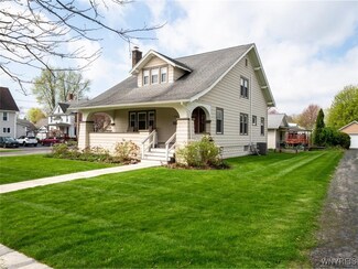 1216 West Ave, Medina, NY 14103