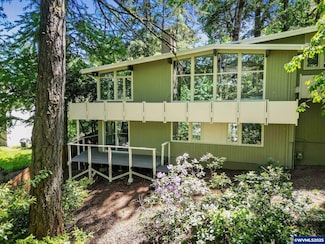 3220 NW Crest Dr, Corvallis, OR 97330
