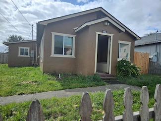 1250 Douglas St, Crescent City, CA 95531