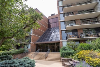 2 S Atrium Way Unit 208, Elmhurst, IL 60126