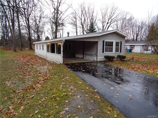 2087 Hemstreet Rd, East Aurora, NY 14052