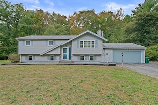 40 Fairwood Dr, Pembroke, MA 02359