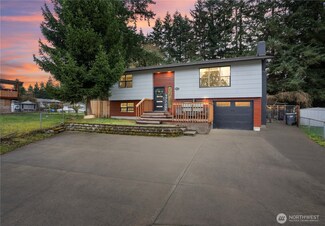 962 151st St E, Tacoma, WA 98445