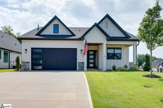 15 Ridan Rd, Mauldin, SC 29662