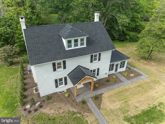 639 Old Airport Rd, Douglassville, PA 19518