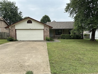 2485 W Jane Circle Dr, Fayetteville, AR 72704