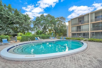 3900 N Hills Dr Unit 303, Hollywood, FL 33021