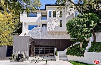 3290 N Knoll Dr, Los Angeles, CA 90068