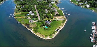 150 Senix Ave, Center Moriches, NY 11934