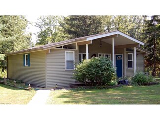 4625 W Lagoon Rd, West Farmington, OH 44491