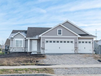 929 Prestwick Dr, Belle Plaine, MN 56011