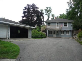 14963 E Augusta Dr, Augusta, MI 49012