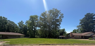 545 Greenmont Dr, Jackson, MS 39212