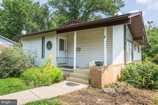 8522 Cottage St, Vienna, VA 22180