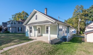 1306 Chestnut Ave, Winona Lake, IN 46590